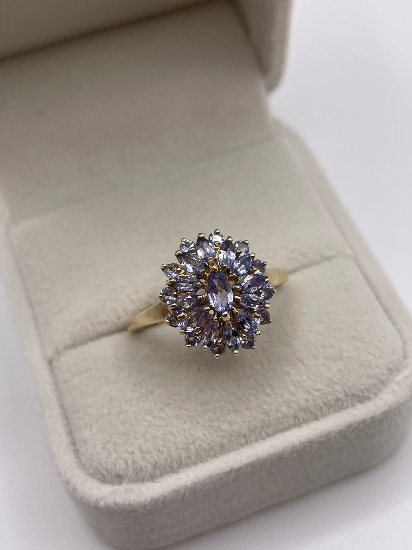 9ct gold tanzanite cluster ring
