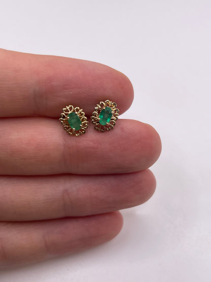 9ct gold emerald earrings