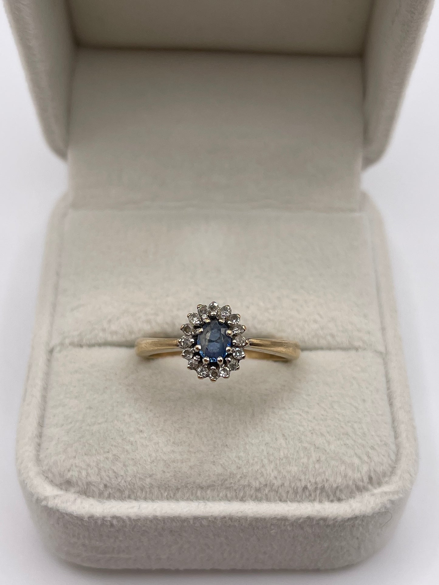 9ct gold sapphire and diamond ring