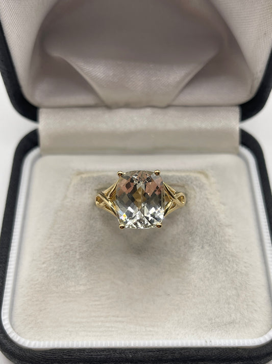 9ct gold quartz ring