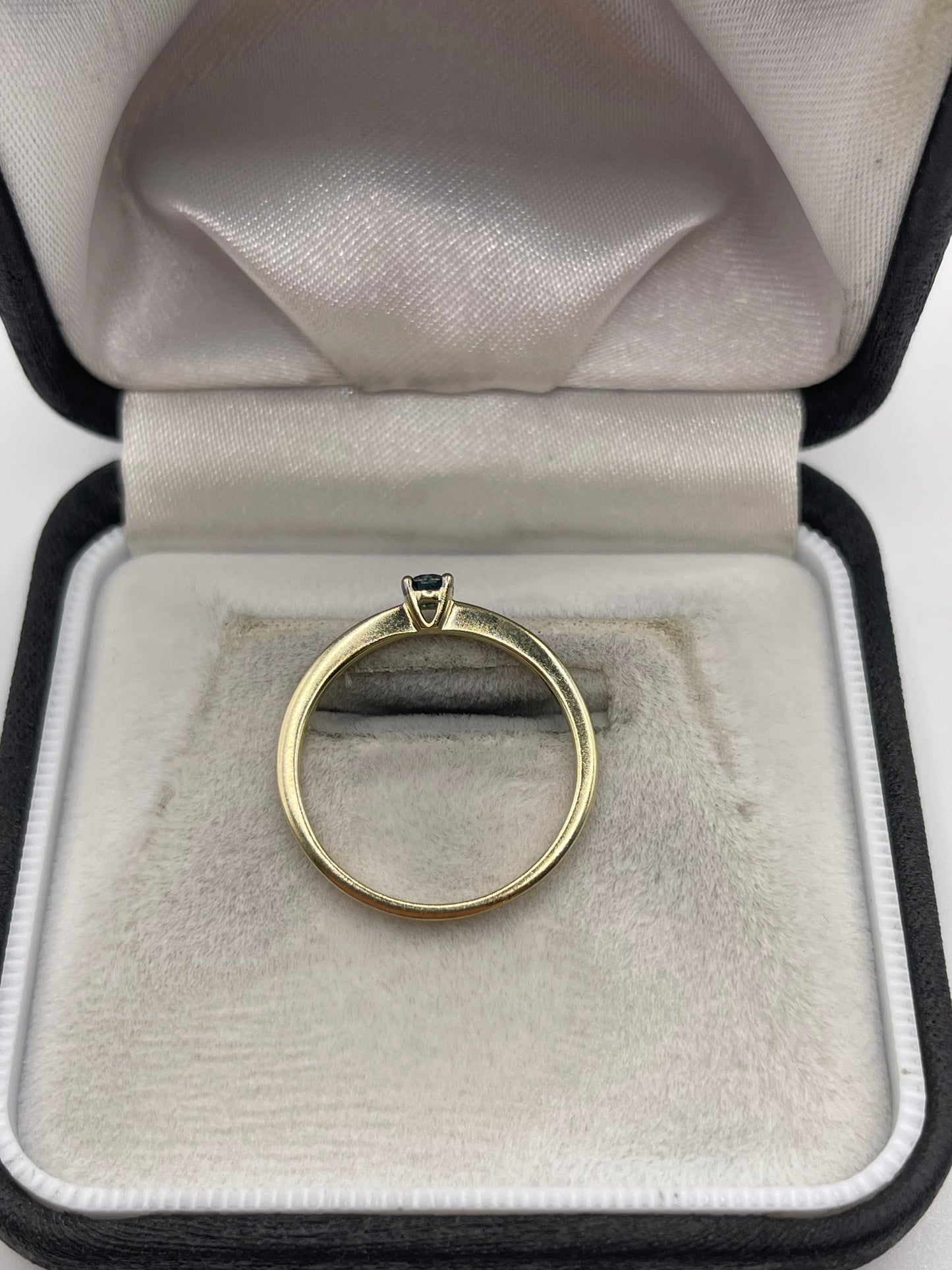 9ct gold blue diamond ring