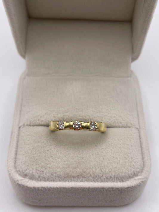18ct gold diamond ring