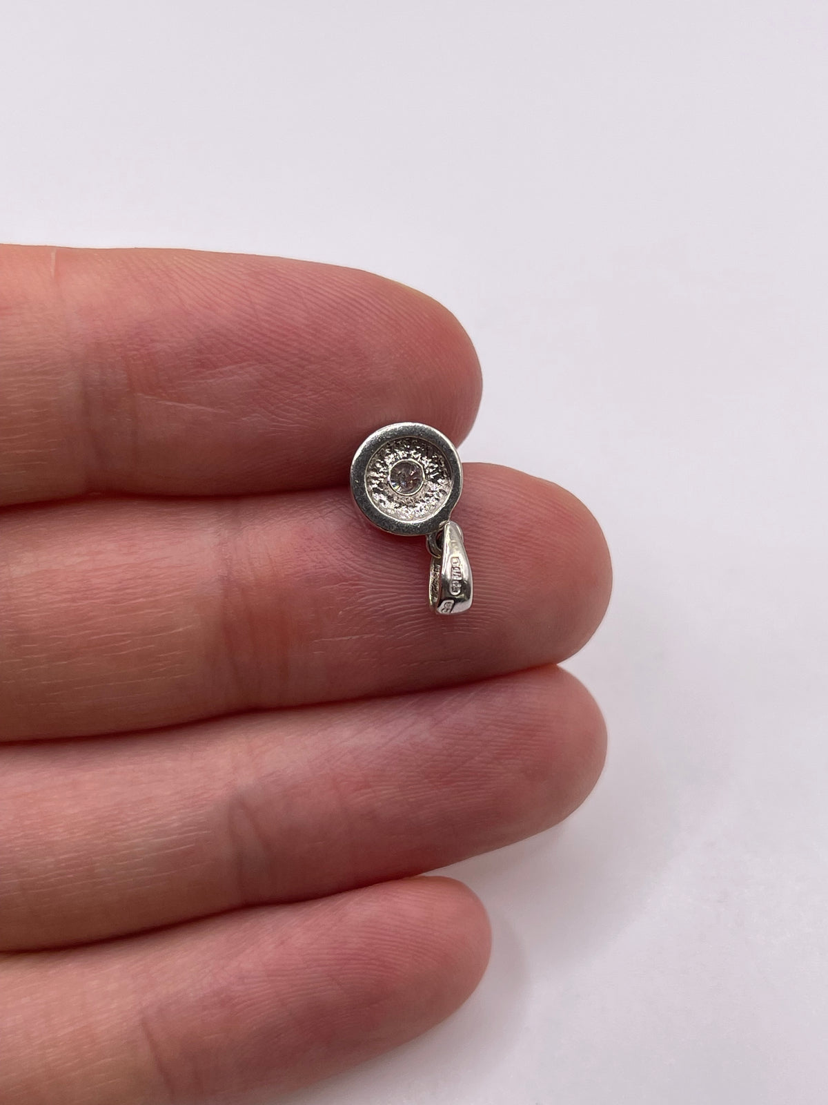 9ct white gold diamond pendant