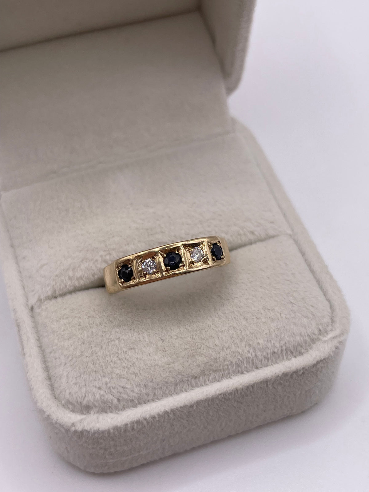 9ct gold sapphire and cz ring