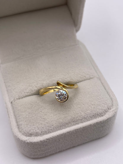 18ct gold 60 point diamond ring