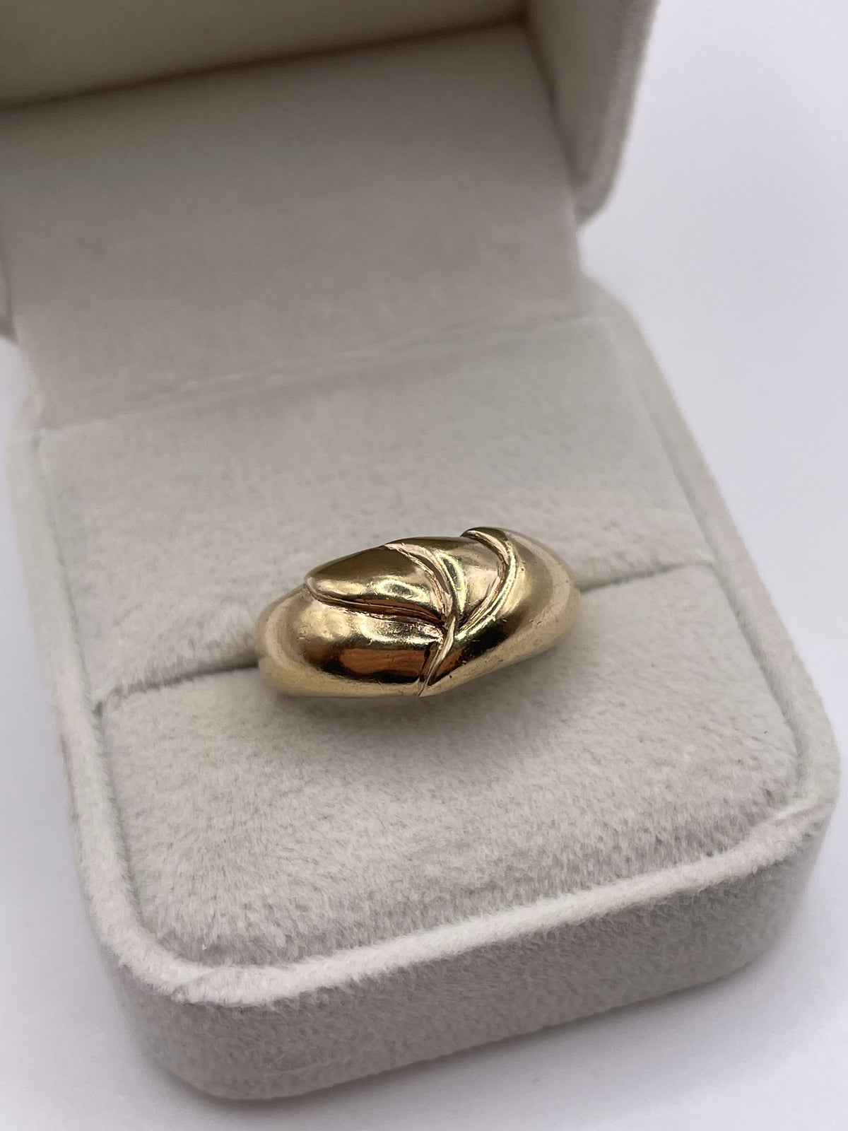 9ct gold ring