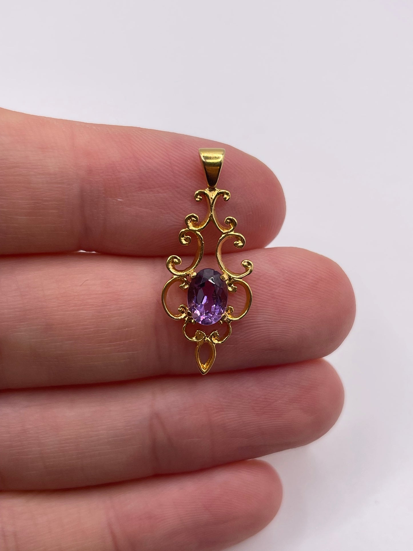 9ct gold amethyst pendant