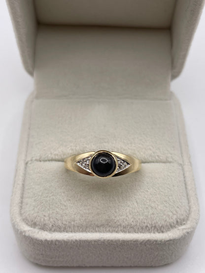 9ct gold star sapphire and diamond ring
