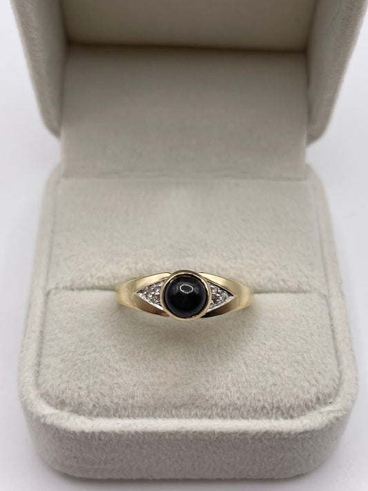 9ct gold star sapphire and diamond ring