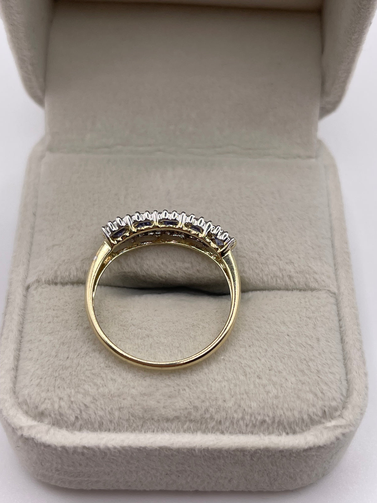 9ct gold tanzanite and diamond ring
