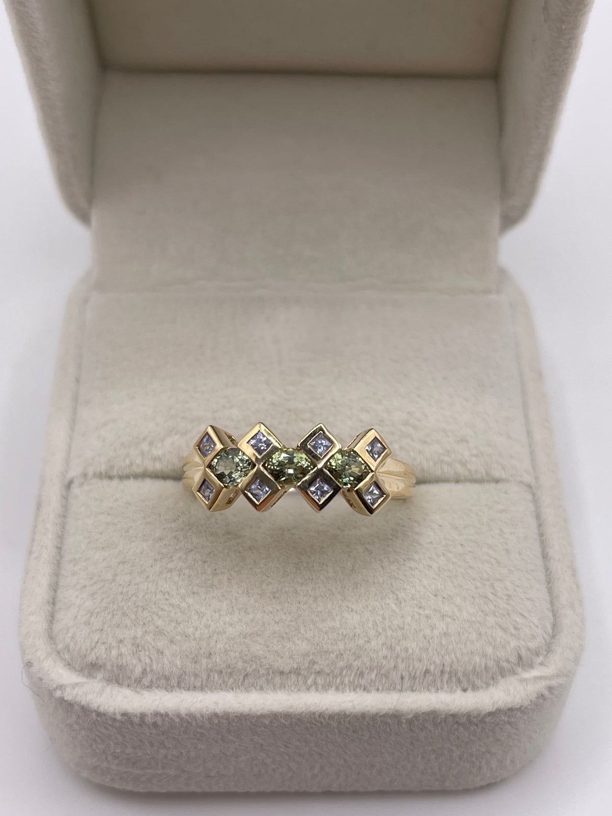 9ct gold sapphire cluster ring
