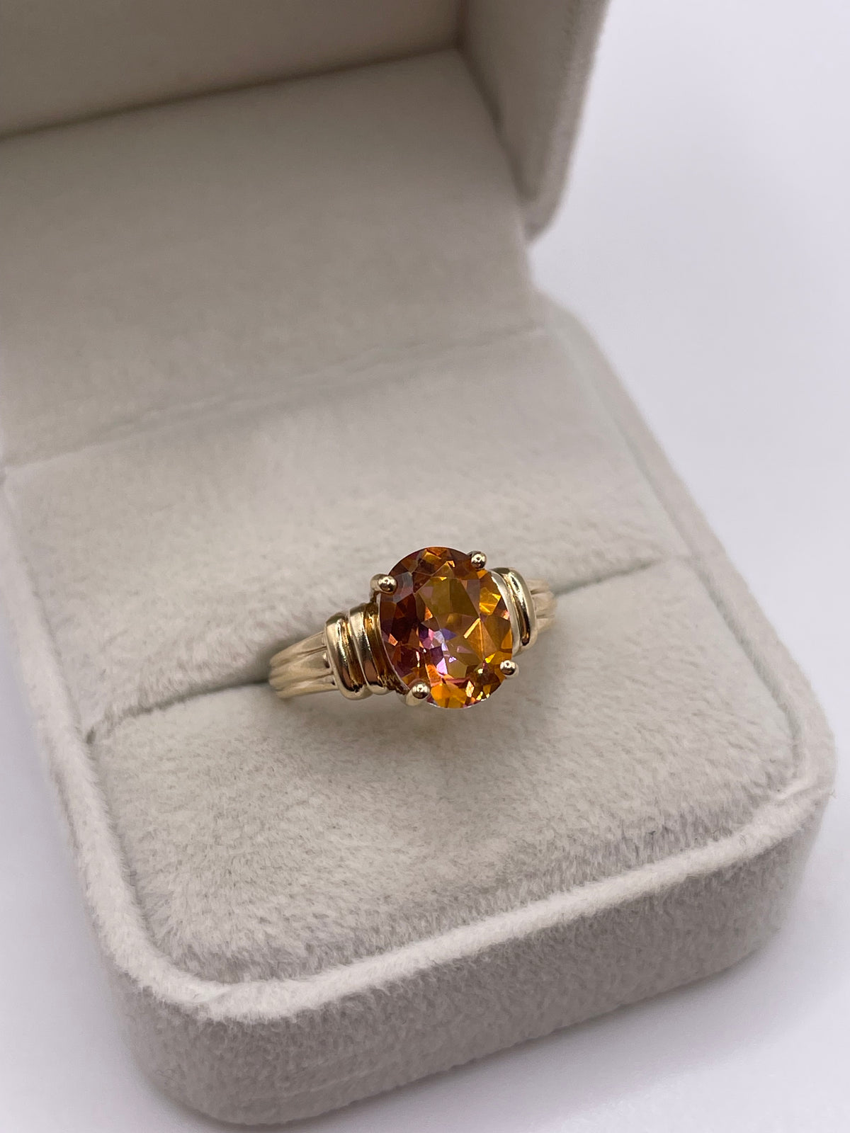 9ct gold topaz ring