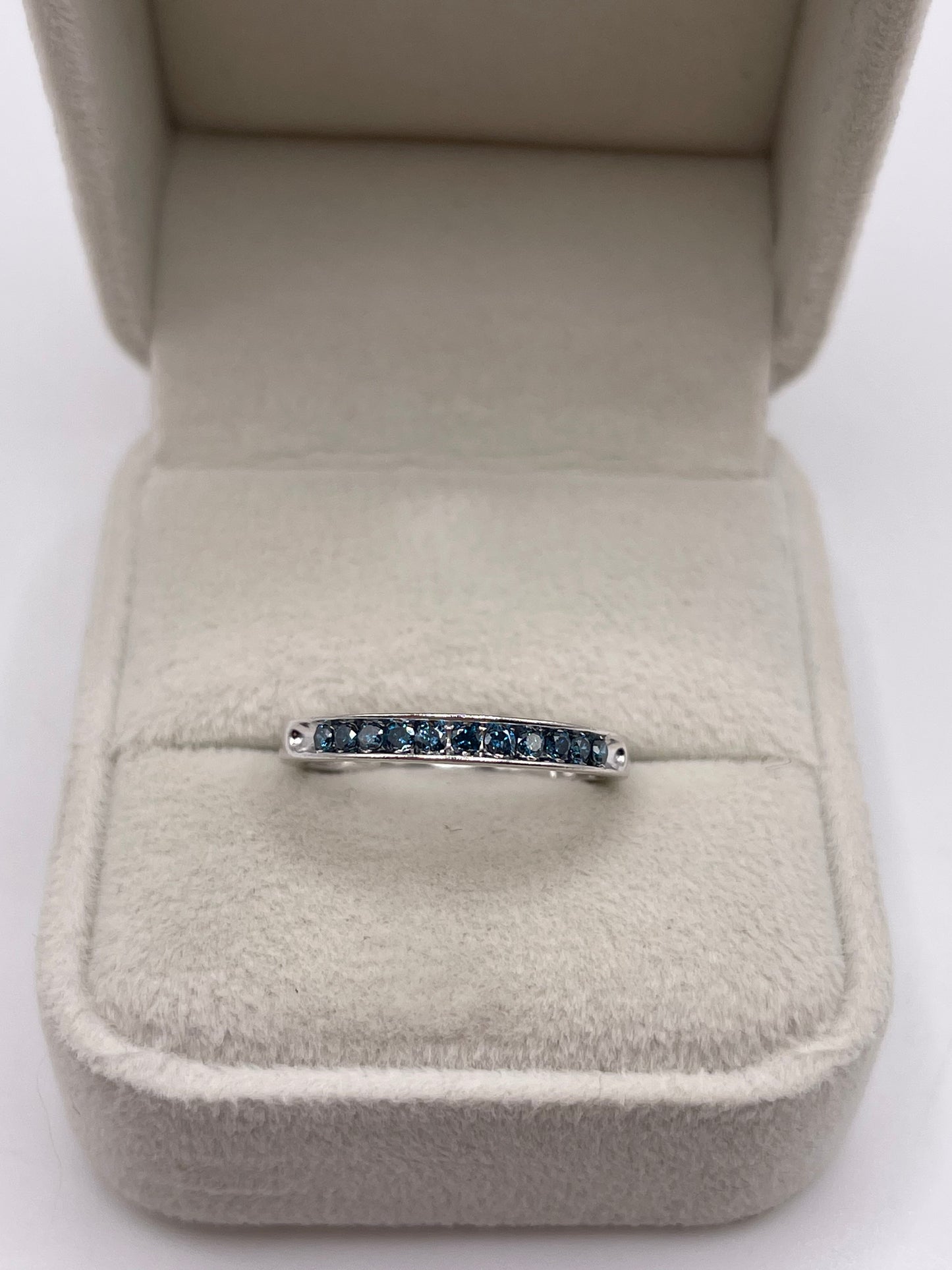 9ct white gold blue diamond ring