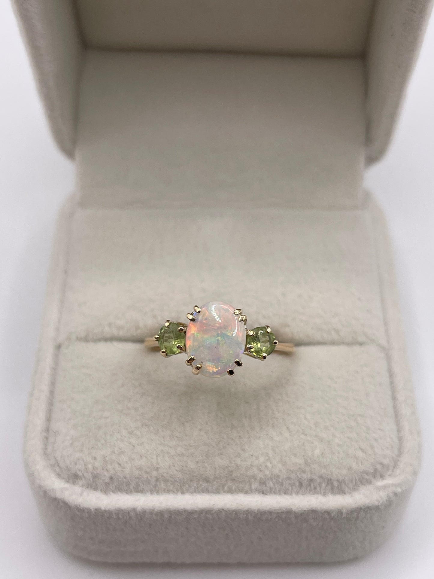 9ct gold opal and peridot ring