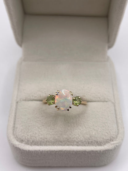 9ct gold opal and peridot ring