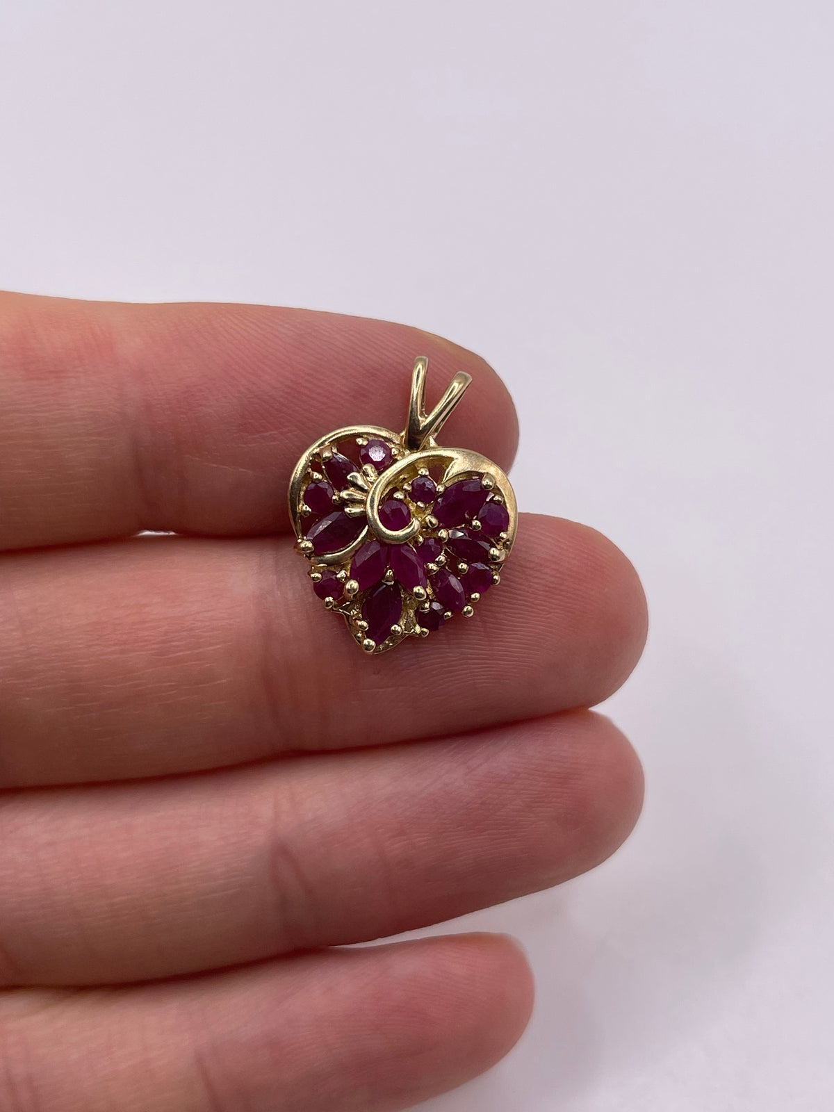 9ct gold ruby heart pendant