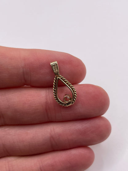 9ct gold cz pendant