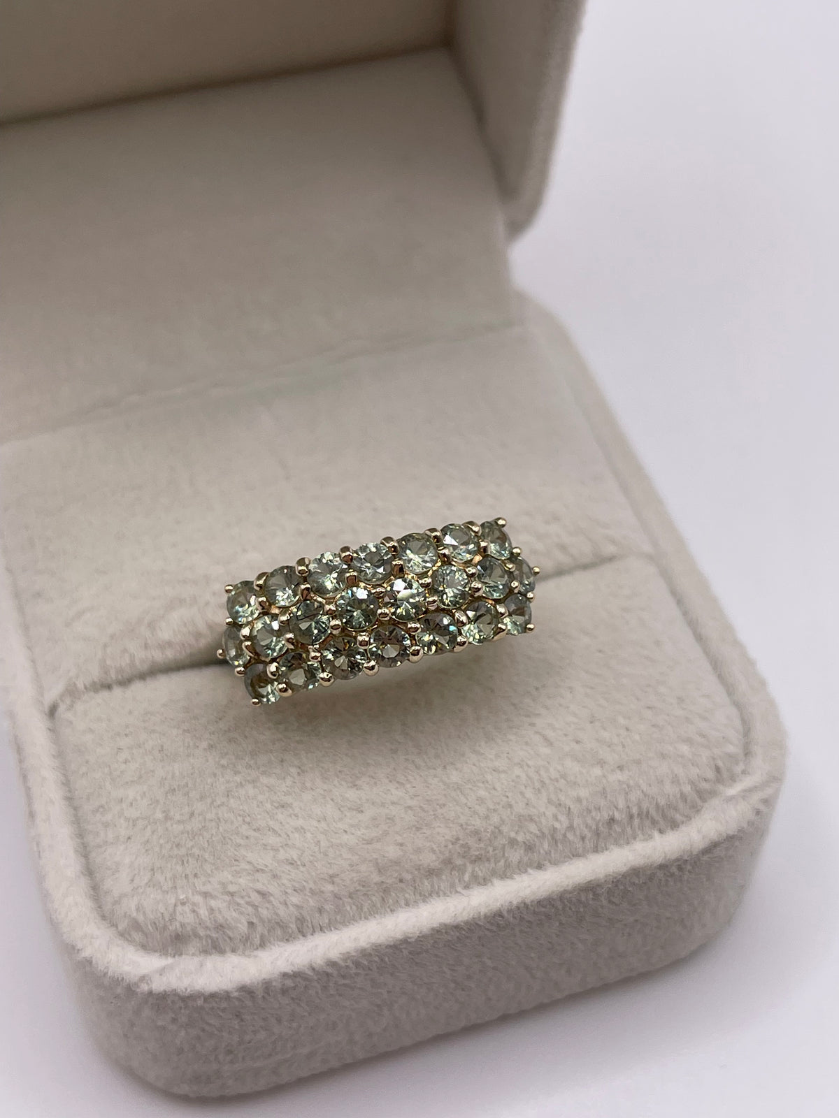 9ct gold green sapphire cluster ring