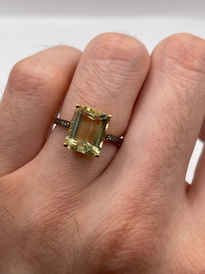 9ct gold quartz and diamond ring