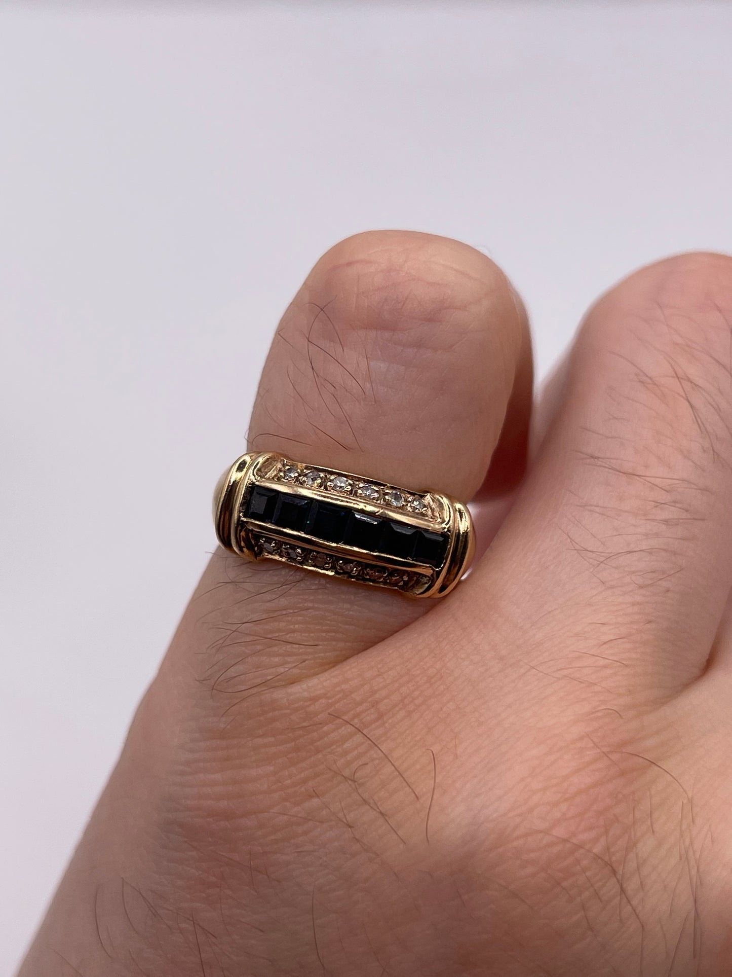 9ct gold sapphire and diamond ring