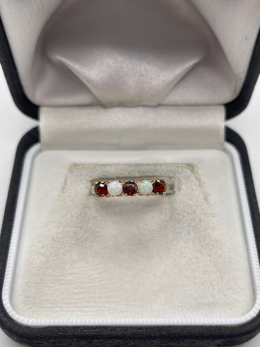 9ct gold opal and garnet ring