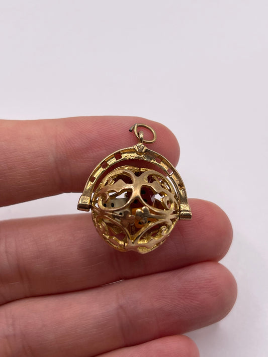 9ct gold rolling dice charm