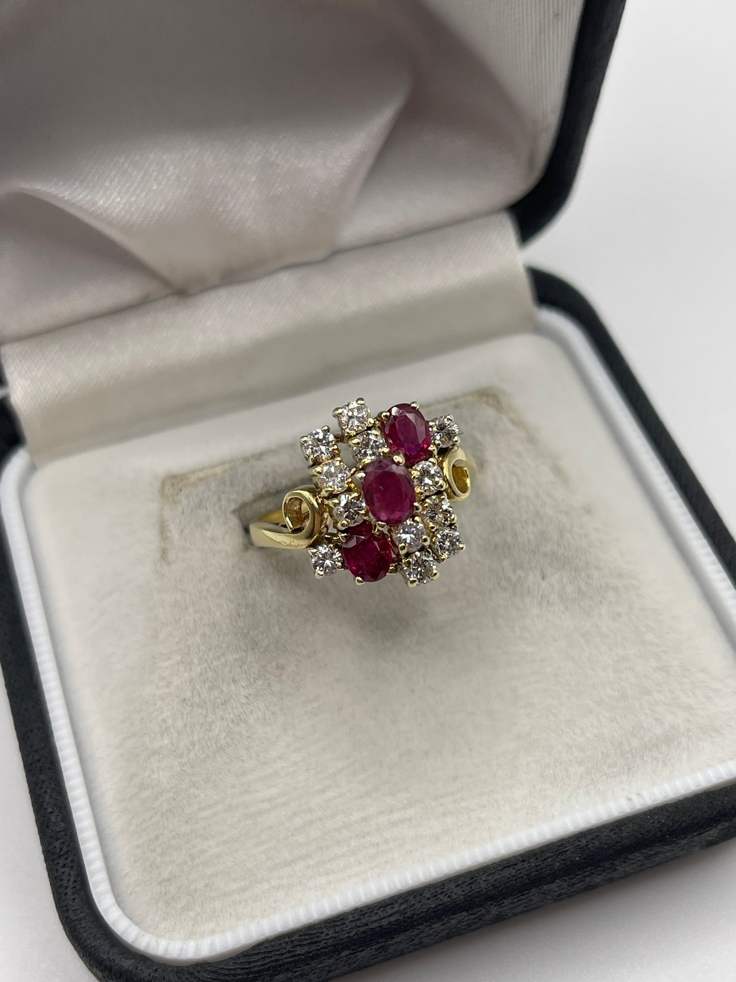 18ct gold ruby and diamond ring
