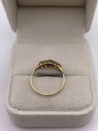 9ct gold garnet ring