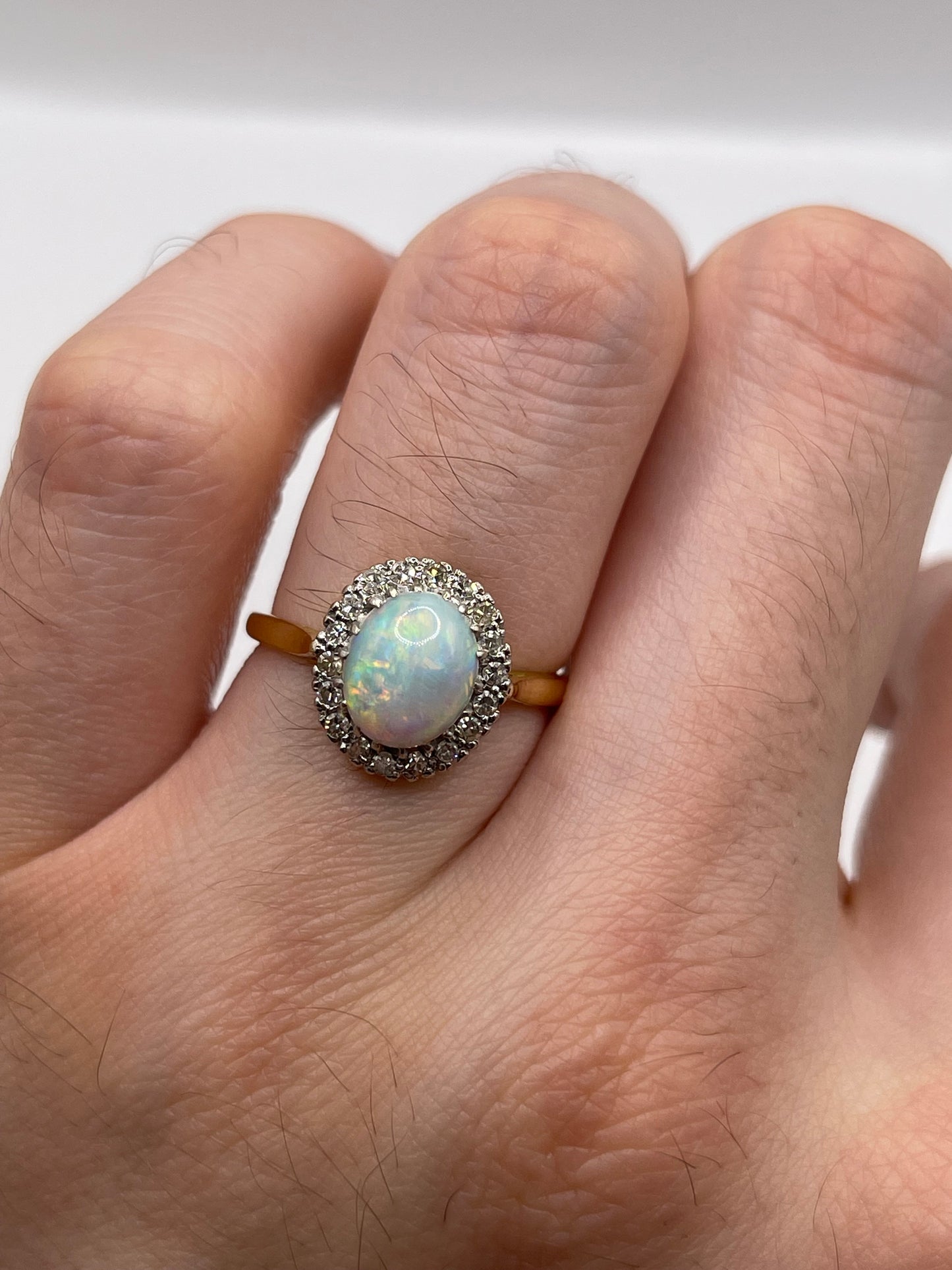 18ct gold opal and diamond ring