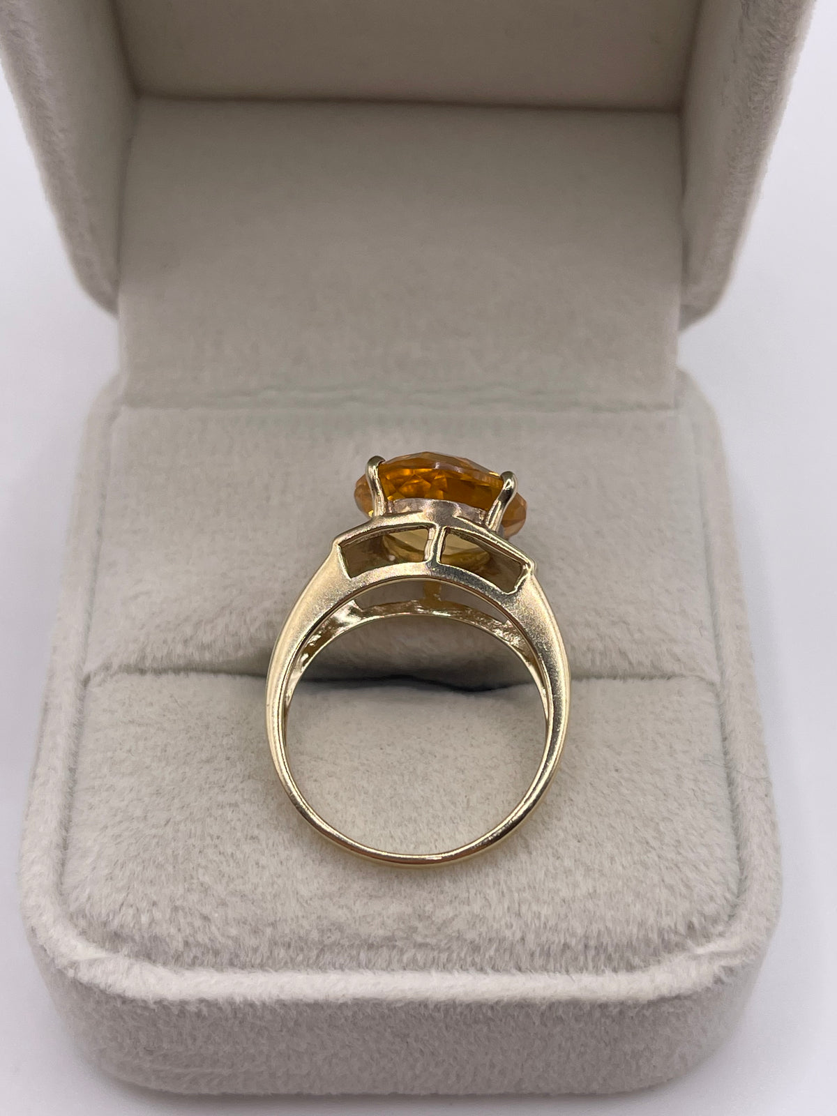 9ct gold citrine ring