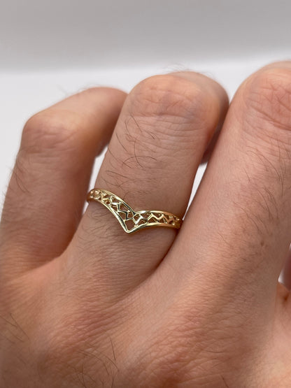 9ct gold wishbone ring