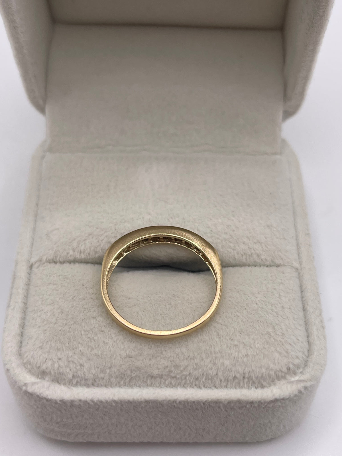 9ct gold diamond ring