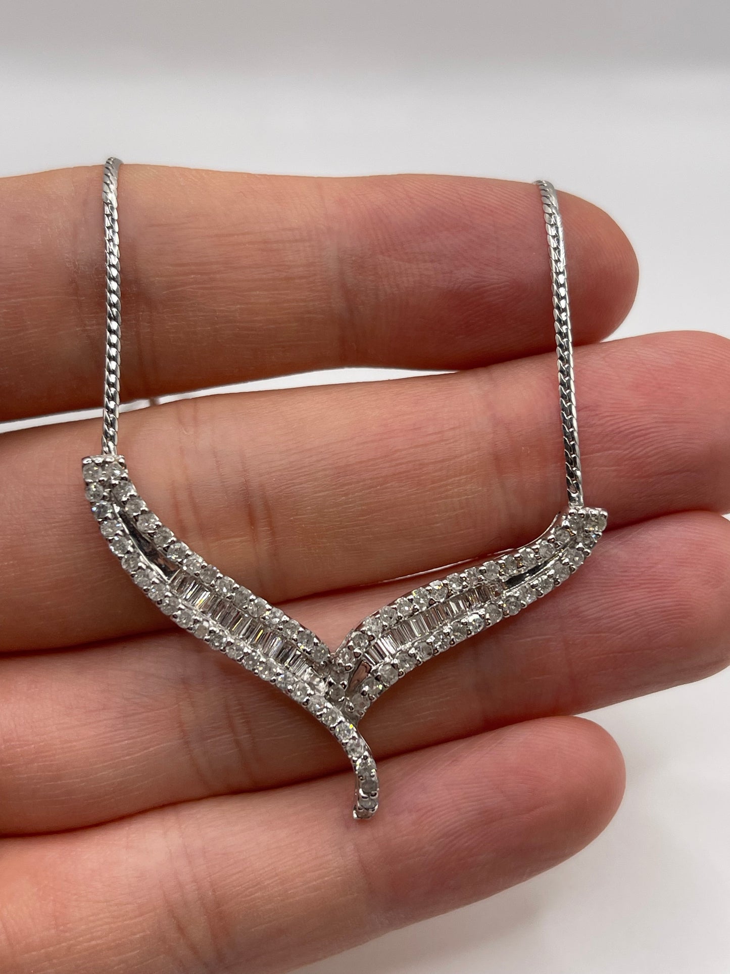 9ct white gold diamond necklace