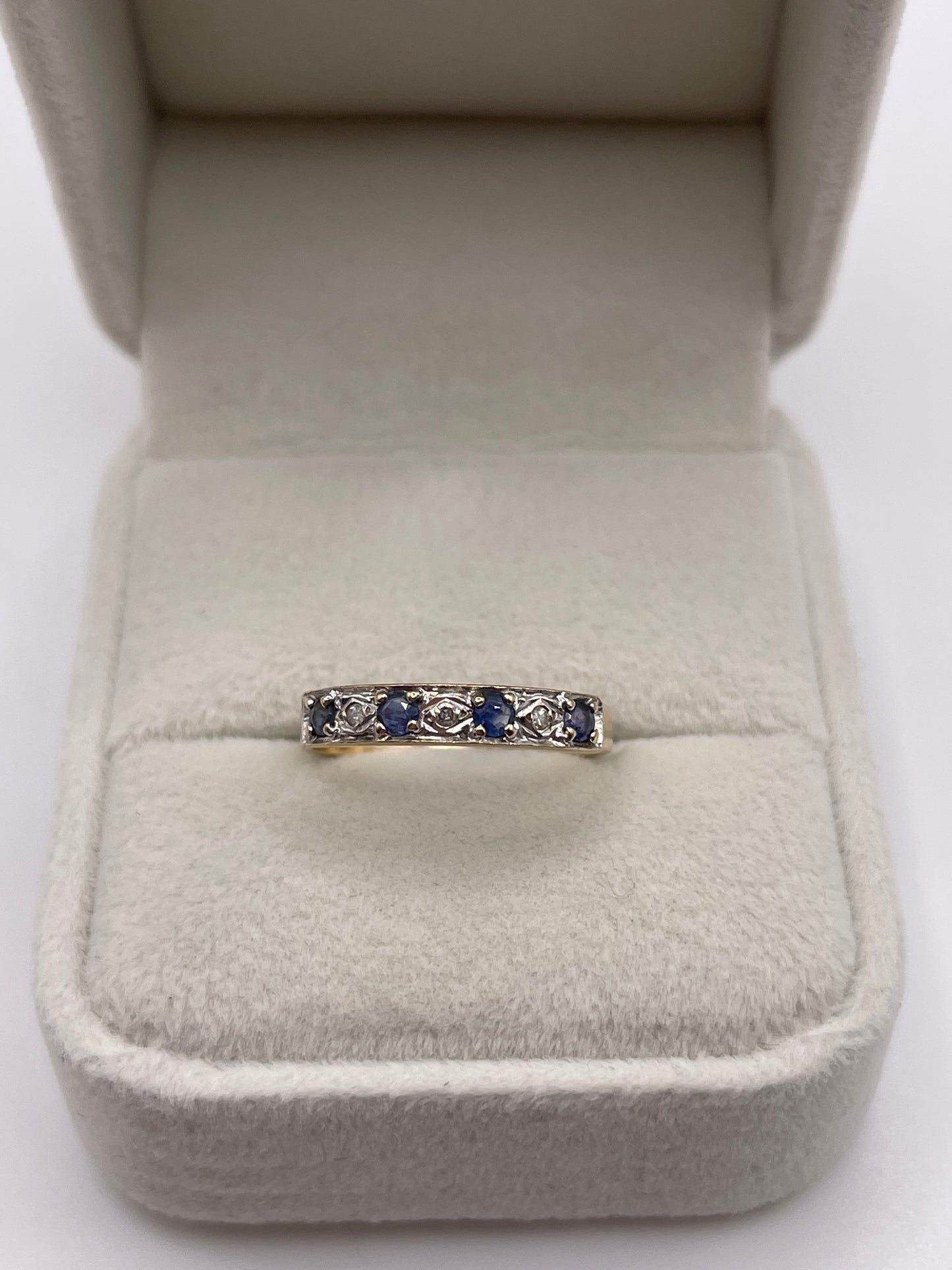 9ct gold sapphire and diamond ring