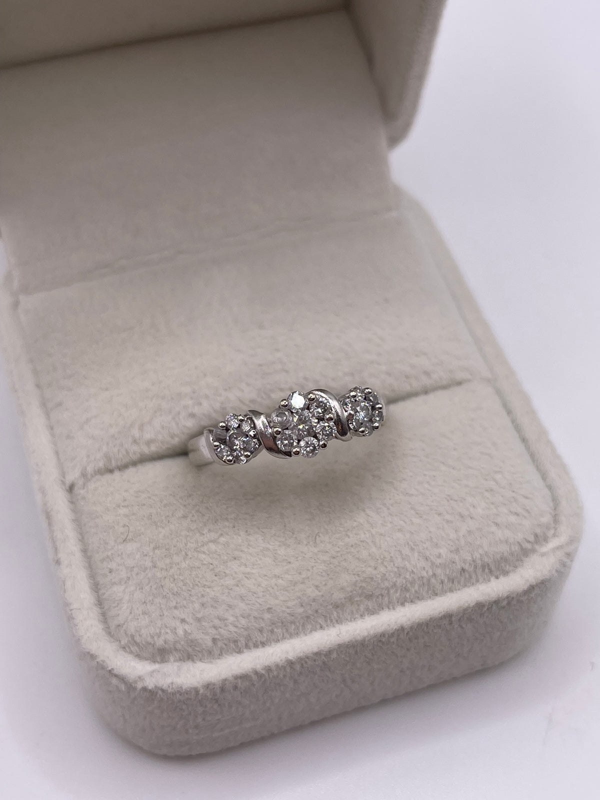 9ct white gold diamond cluster ring