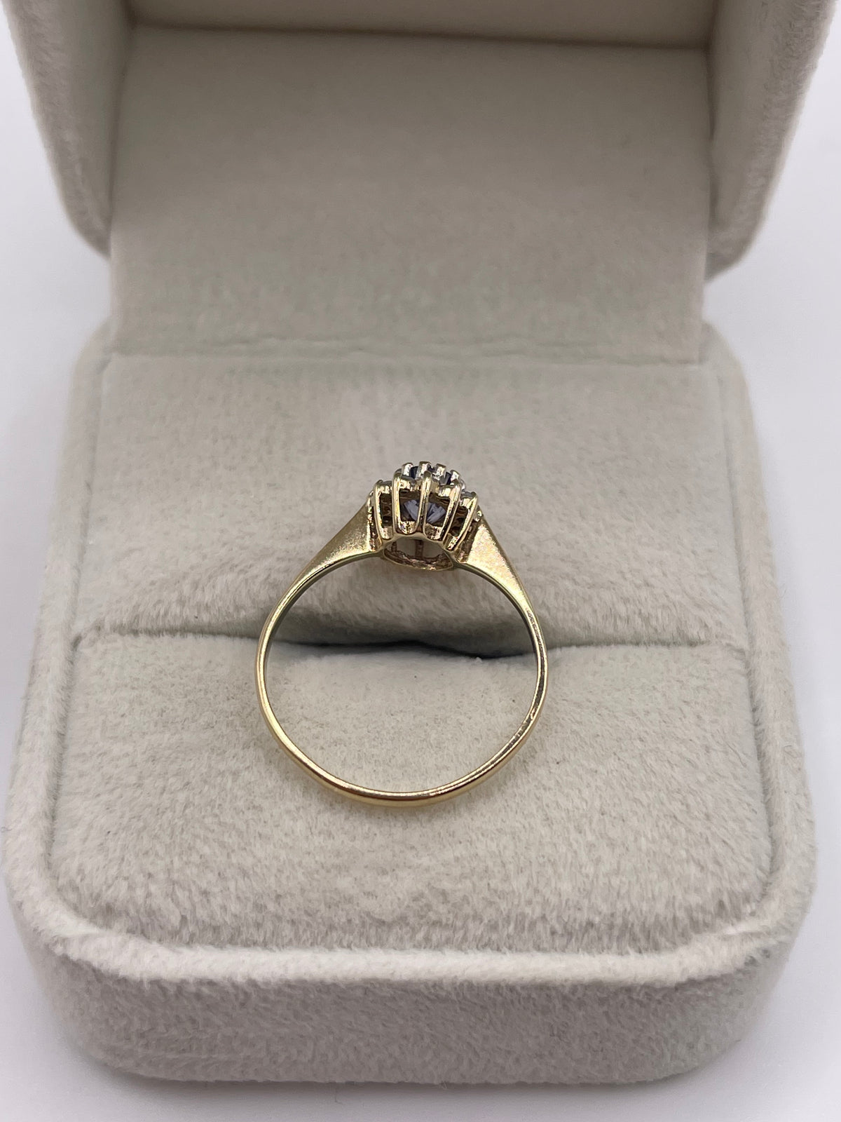 9ct gold sapphire and diamond ring
