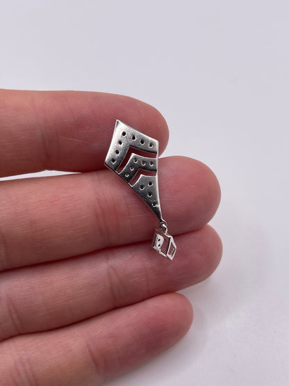 9ct white gold diamond cluster pendant