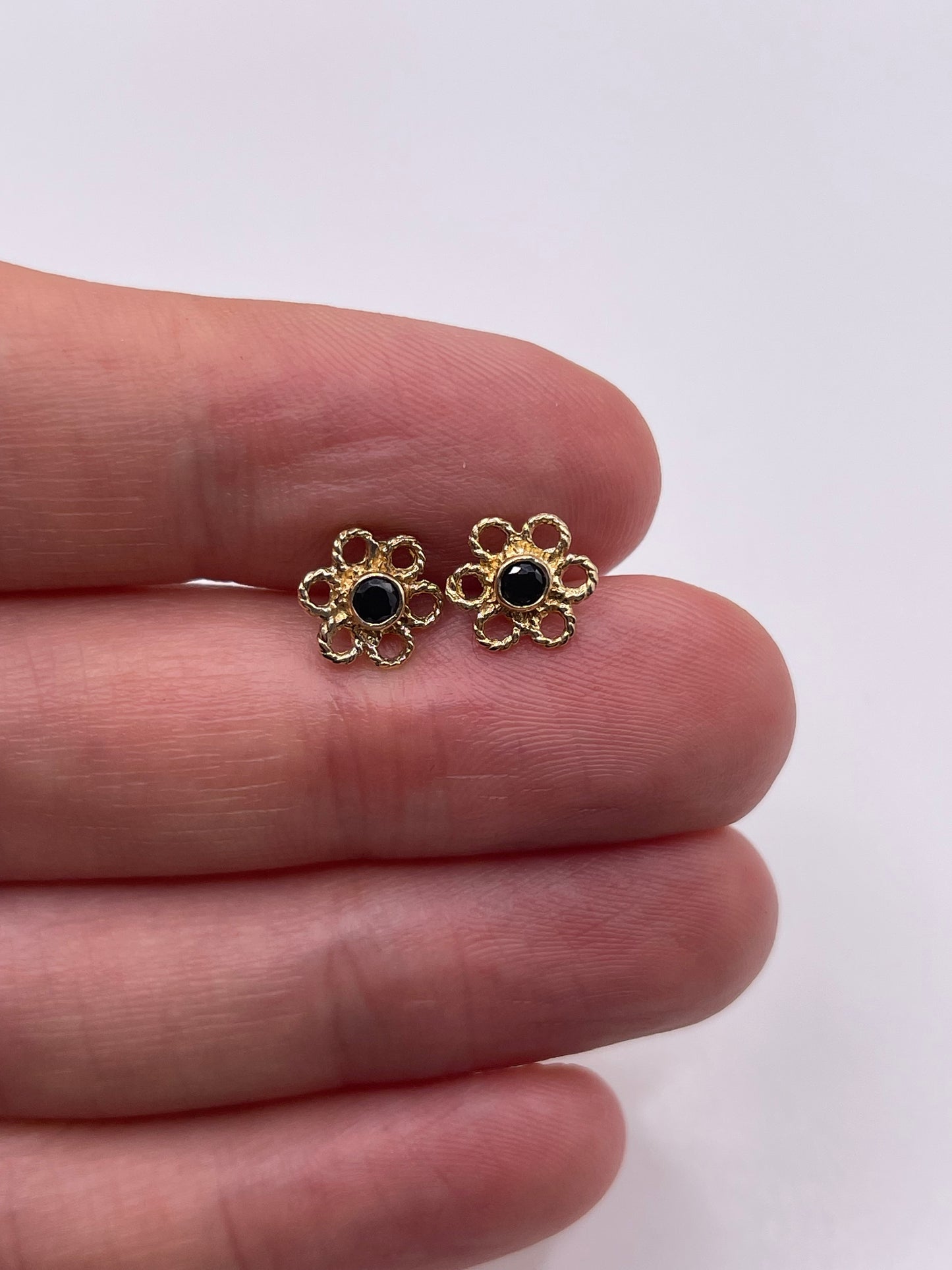 9ct gold sapphire earrings