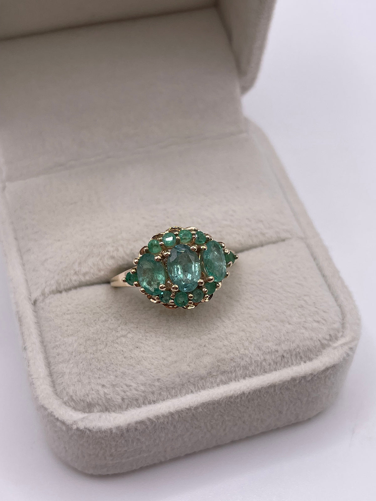9ct gold emerald cluster ring