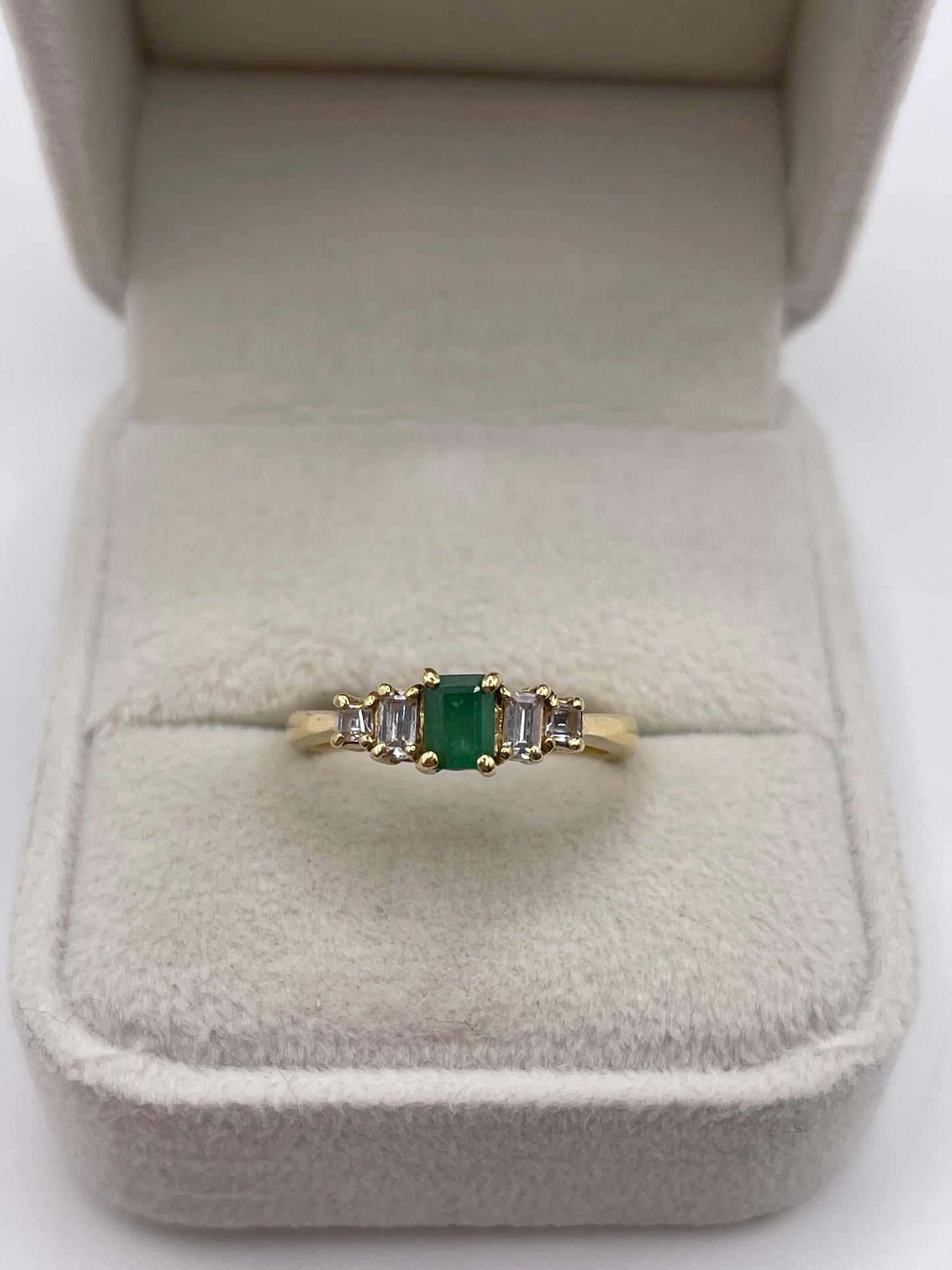 14ct gold emerald and diamond ring
