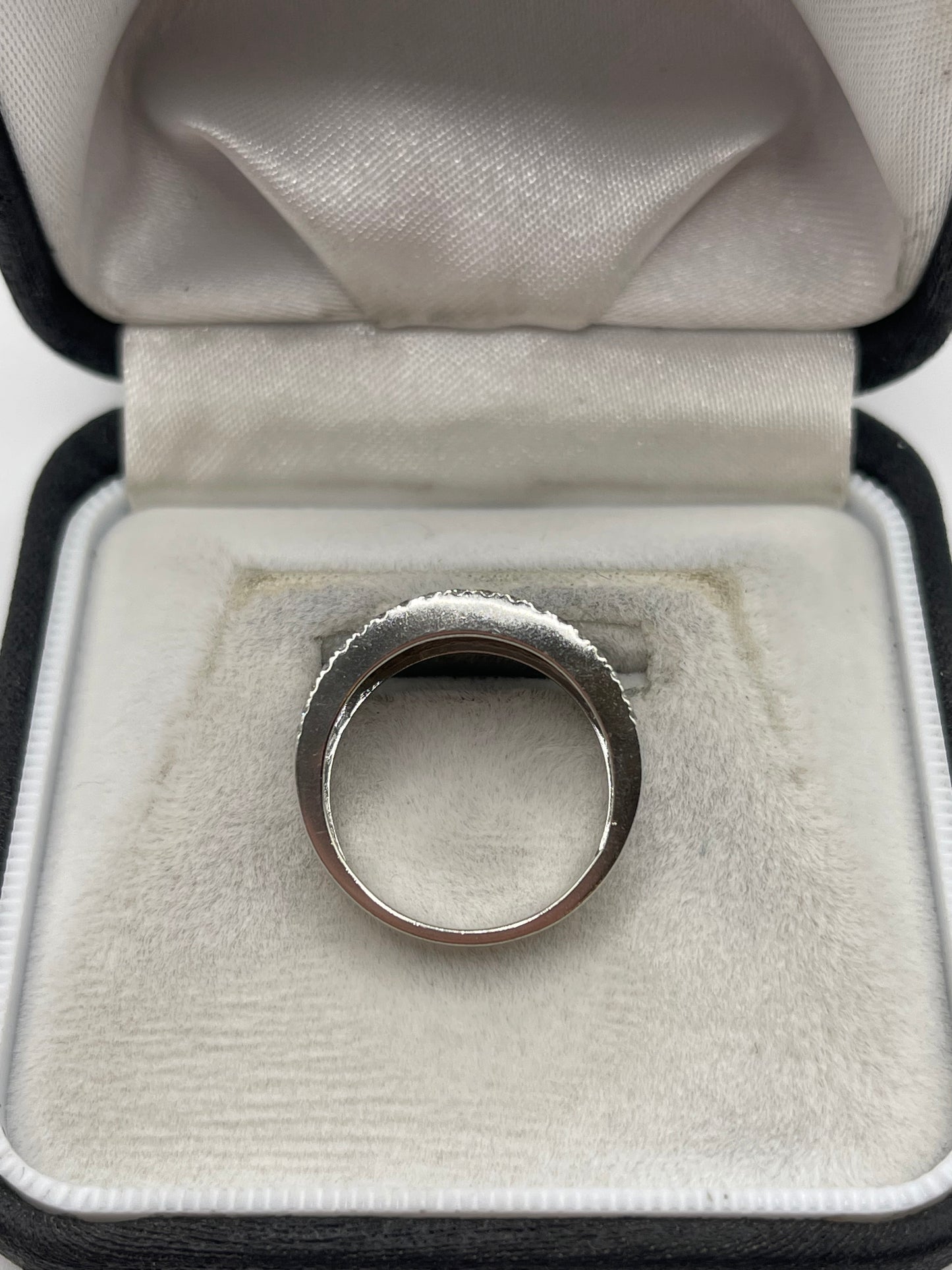 9ct white gold diamond cluster ring
