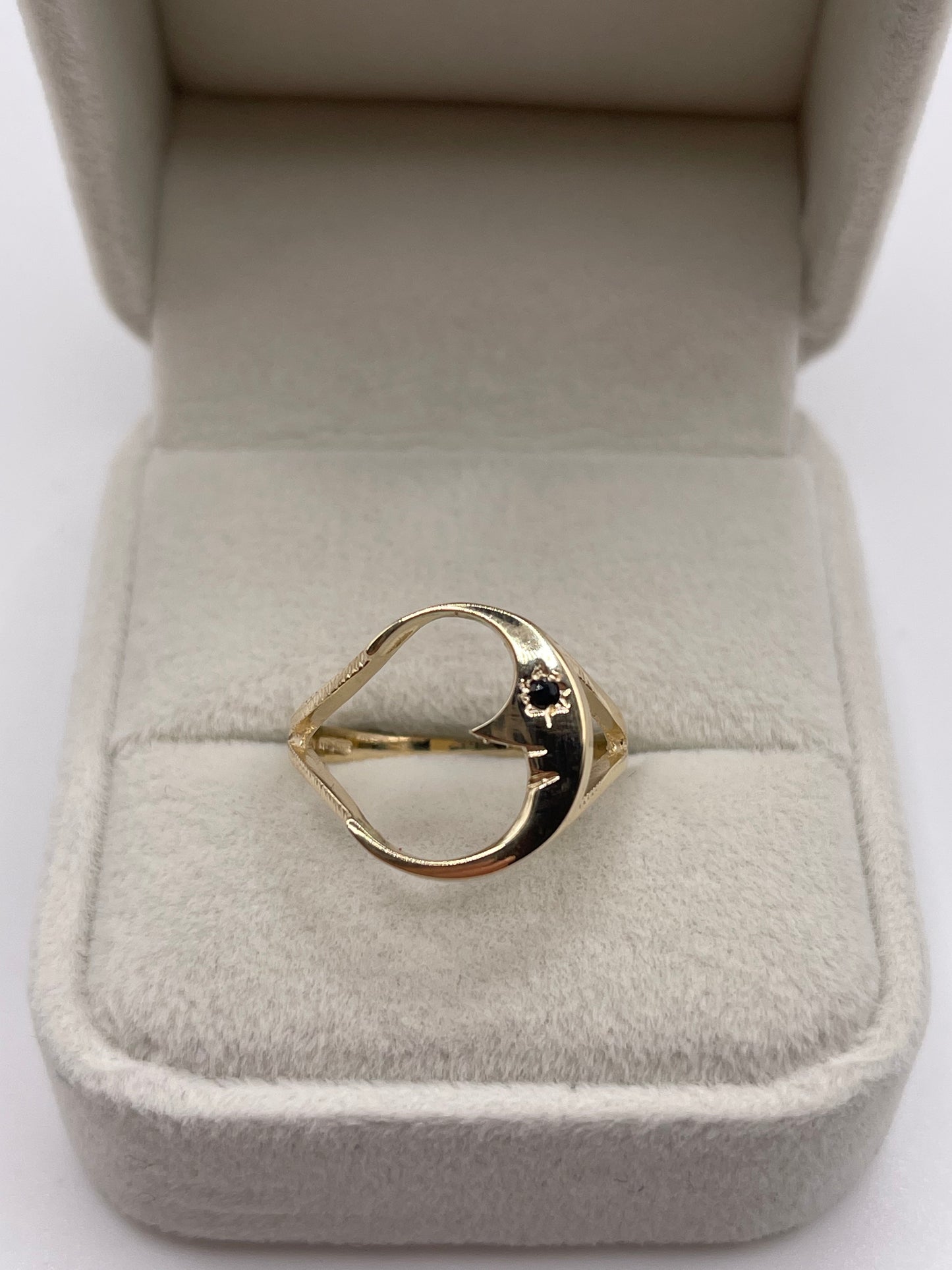 9ct gold sapphire moon ring