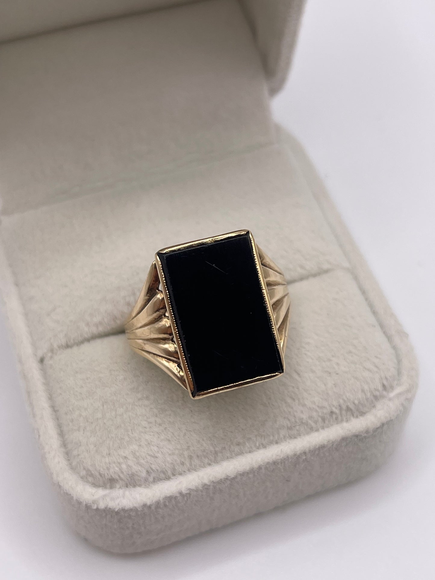 9ct gold onyx ring