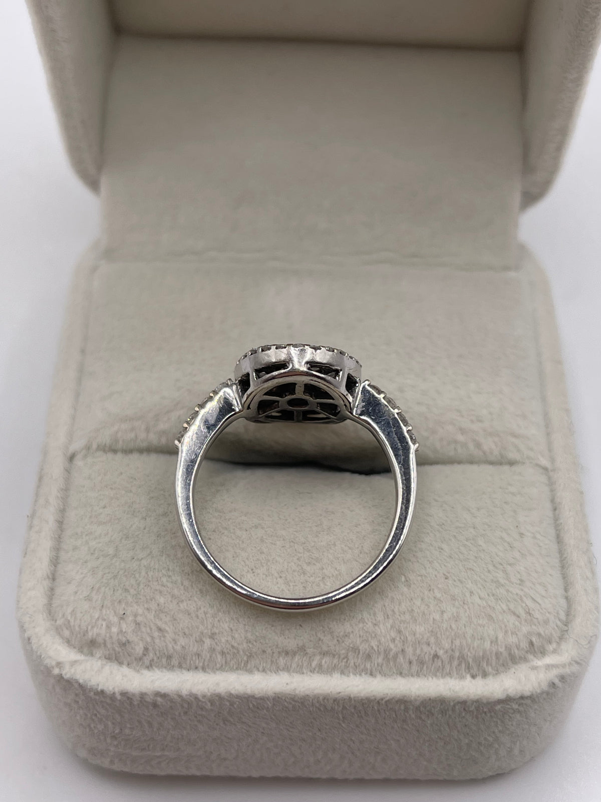 18ct white gold diamond cluster ring