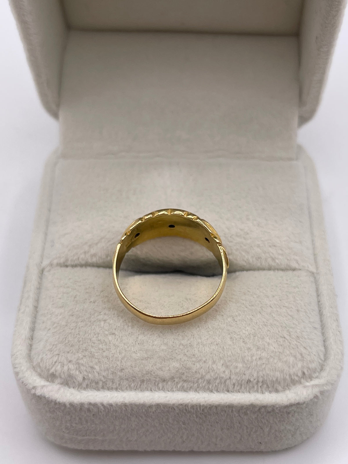 Antique 18ct gold sapphire and diamond gypsy ring