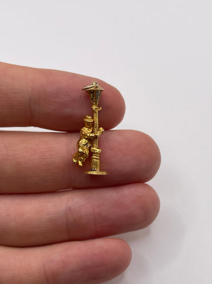 9ct gold drunken man pendant