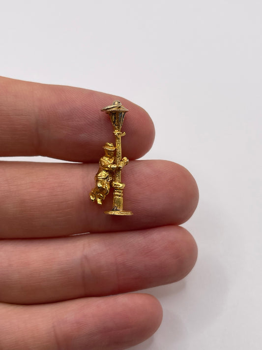 9ct gold drunken man pendant