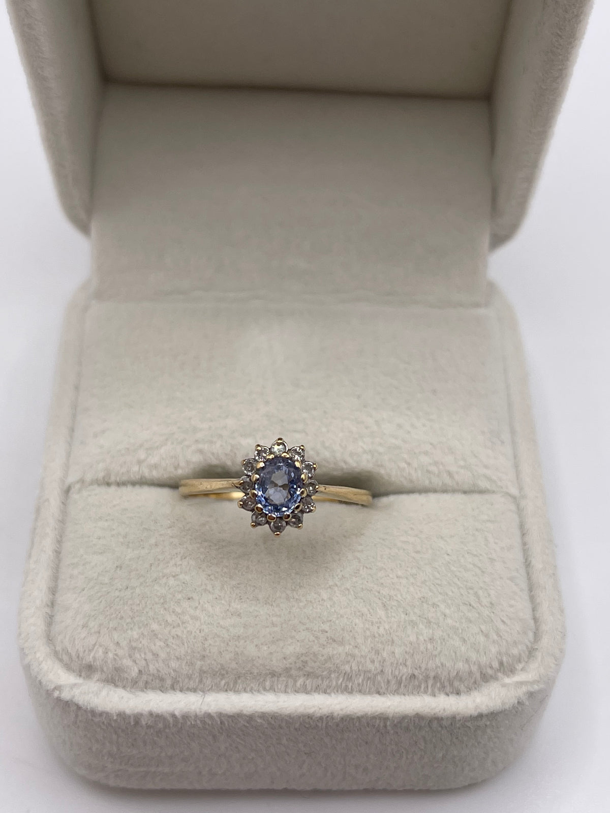 9ct gold sapphire and diamond ring