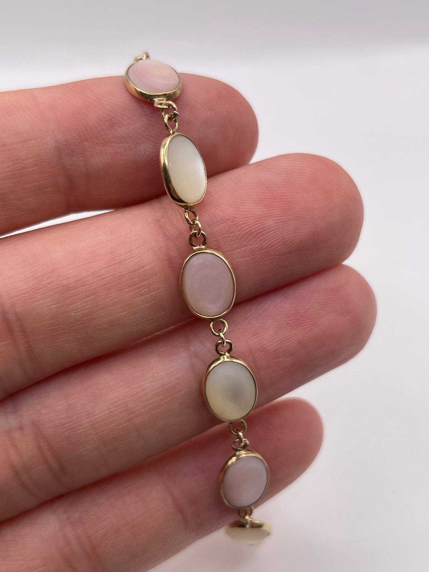 9ct gold mother of pearl bracelet