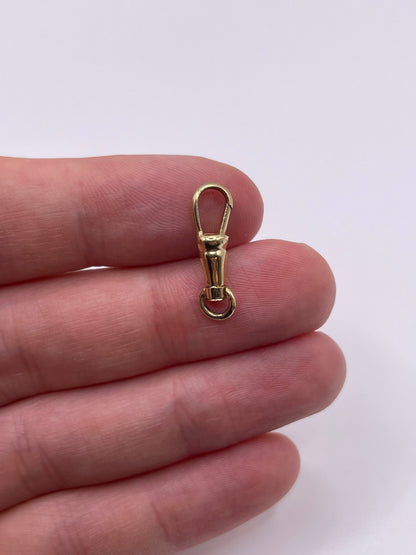 9ct gold dog clip 1